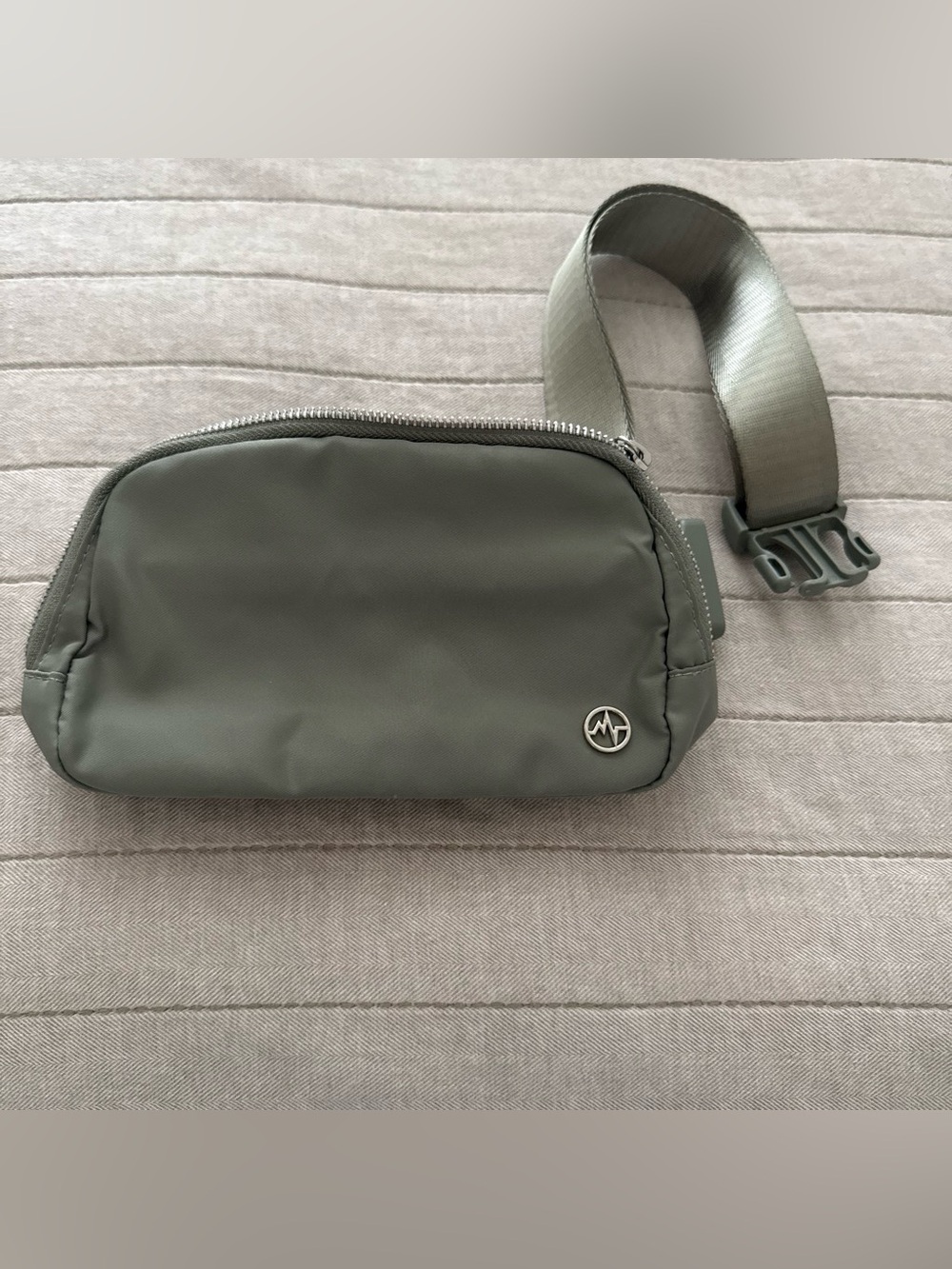 Versatile Sage Green Nylon Belt Bag with Adjustable Strap